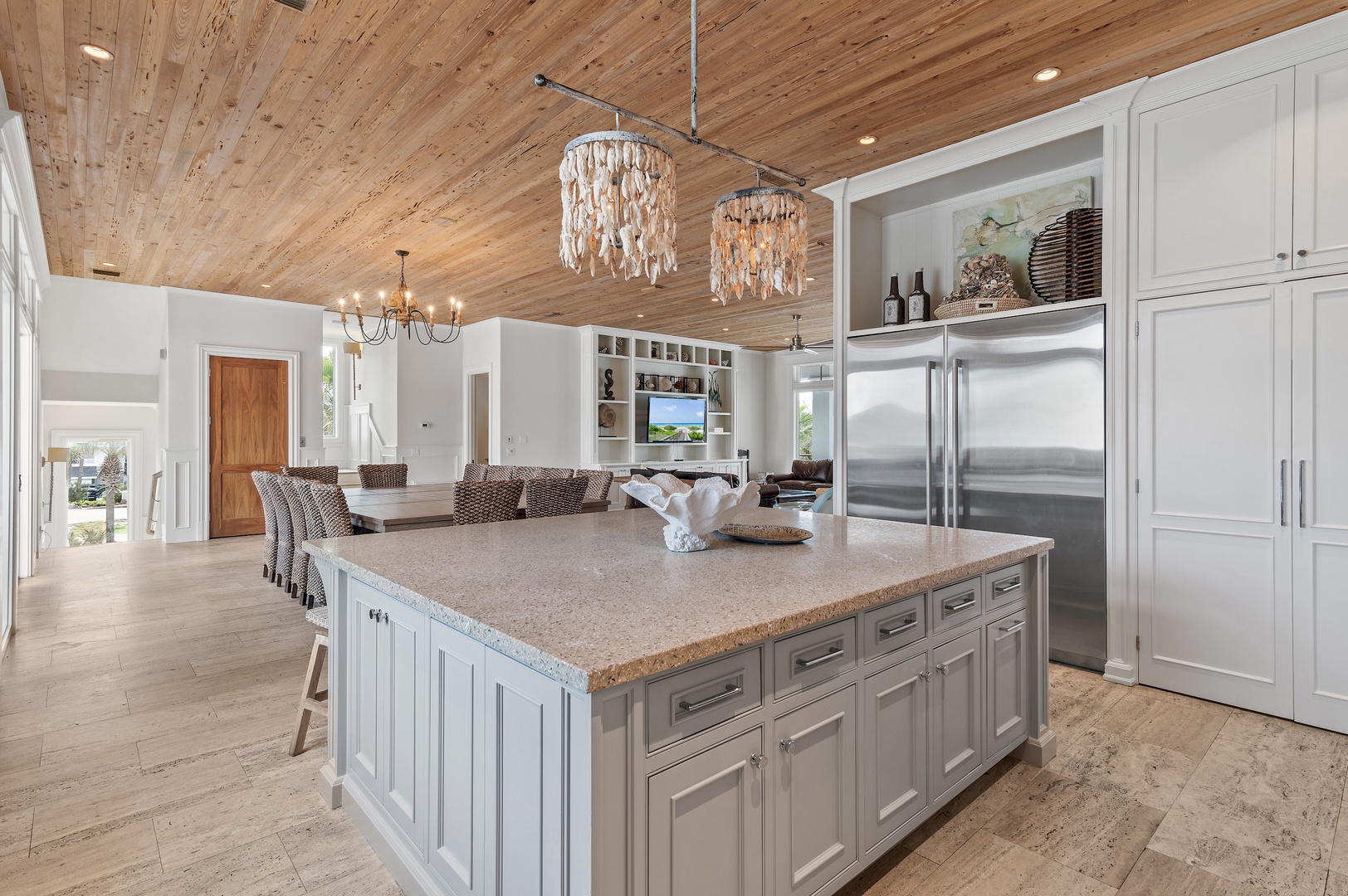 Warm & Airy Kitchen